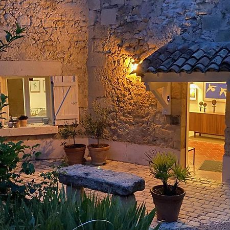 Le Prieure De Saint Pierre Bed & Breakfast ภายนอก รูปภาพ
