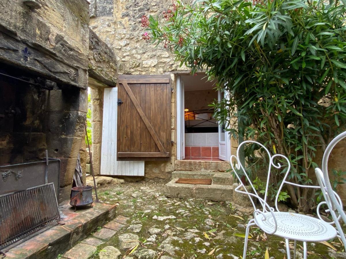 Le Prieure De Saint Pierre Bed & Breakfast ภายนอก รูปภาพ