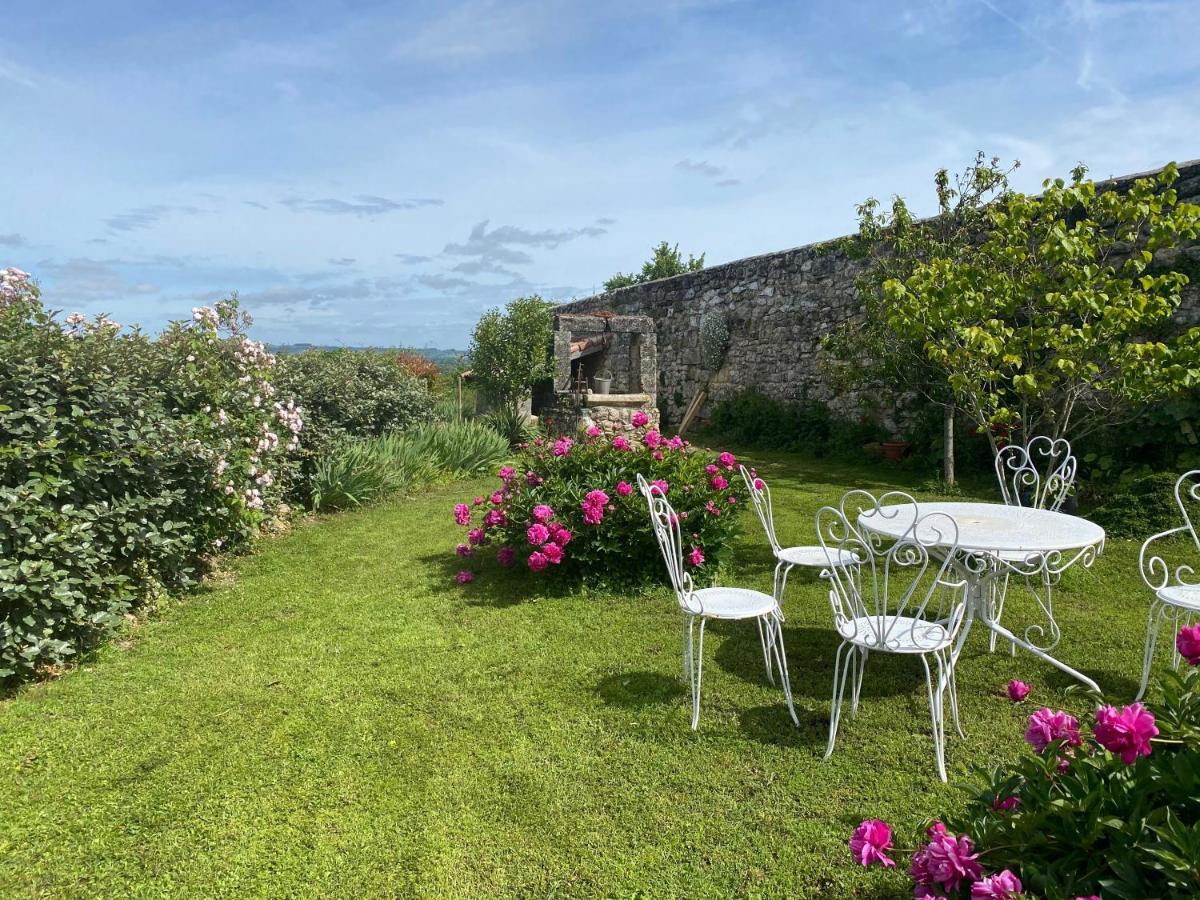 Le Prieure De Saint Pierre Bed & Breakfast ภายนอก รูปภาพ