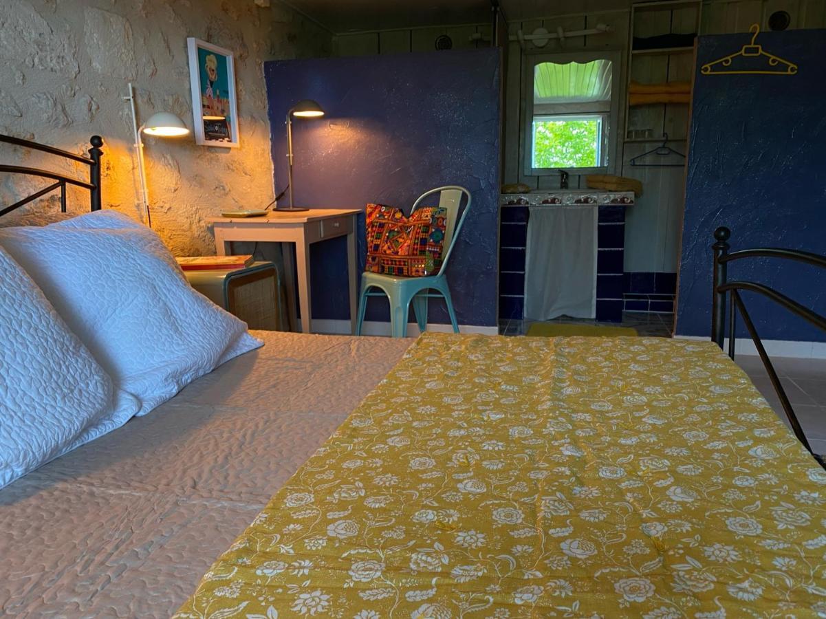 Le Prieure De Saint Pierre Bed & Breakfast ภายนอก รูปภาพ