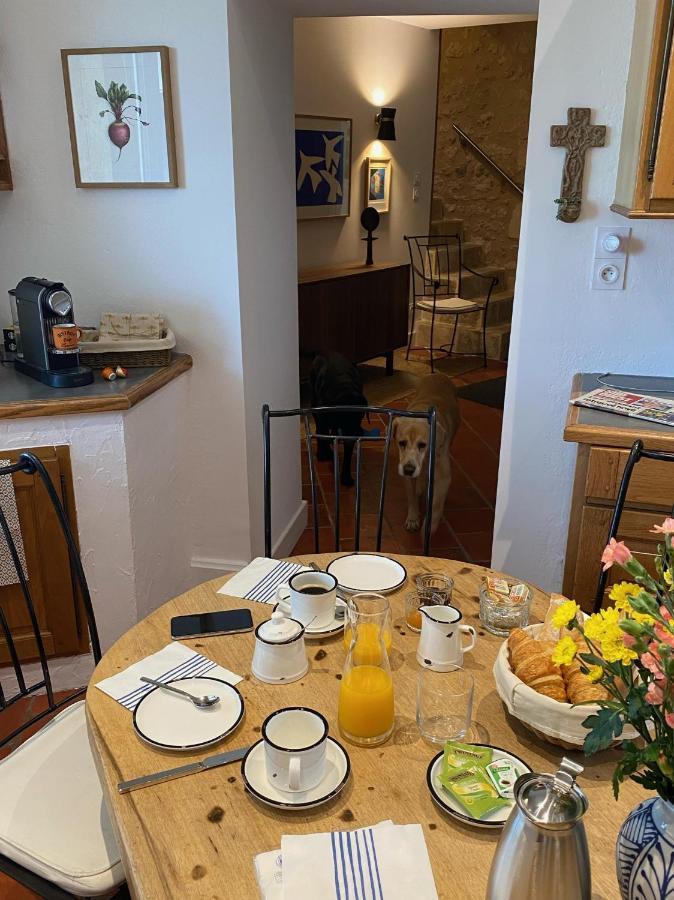 Le Prieure De Saint Pierre Bed & Breakfast ภายนอก รูปภาพ