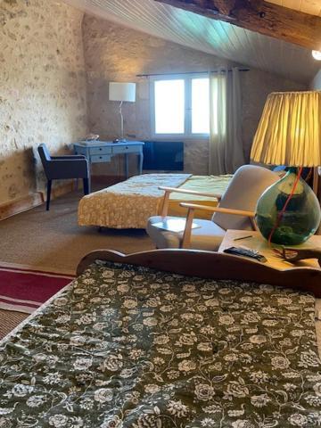 Le Prieure De Saint Pierre Bed & Breakfast ภายนอก รูปภาพ