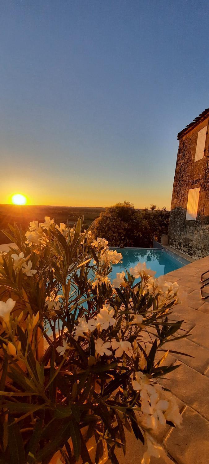 Le Prieure De Saint Pierre Bed & Breakfast ภายนอก รูปภาพ