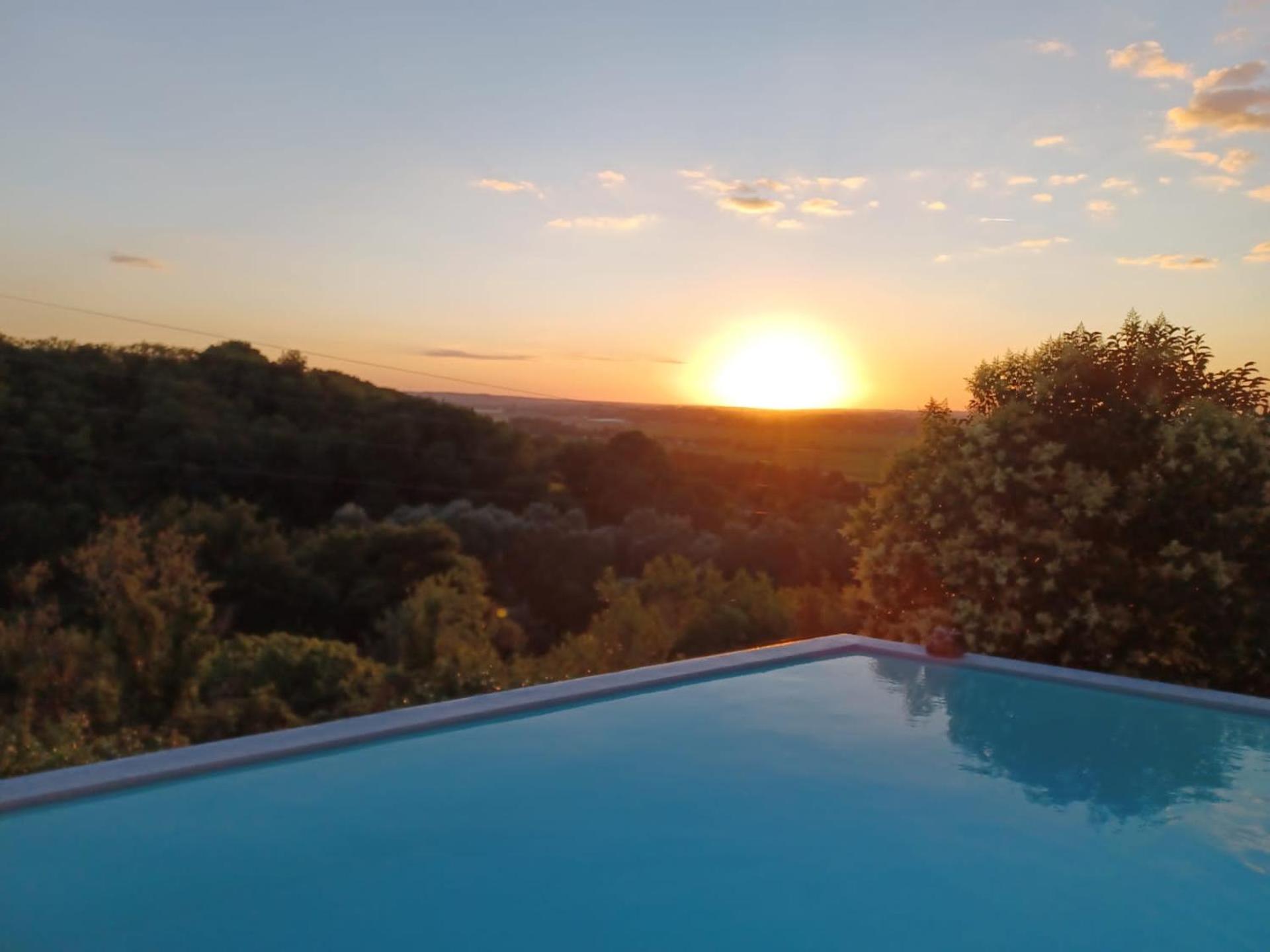 Le Prieure De Saint Pierre Bed & Breakfast ภายนอก รูปภาพ