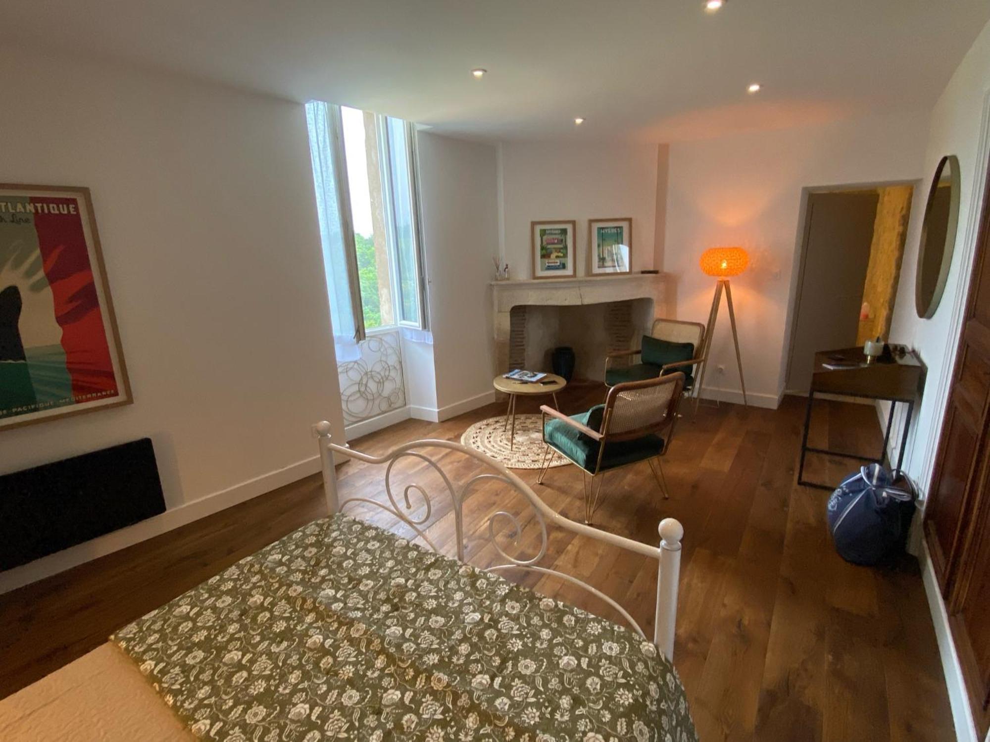 Le Prieure De Saint Pierre Bed & Breakfast ภายนอก รูปภาพ