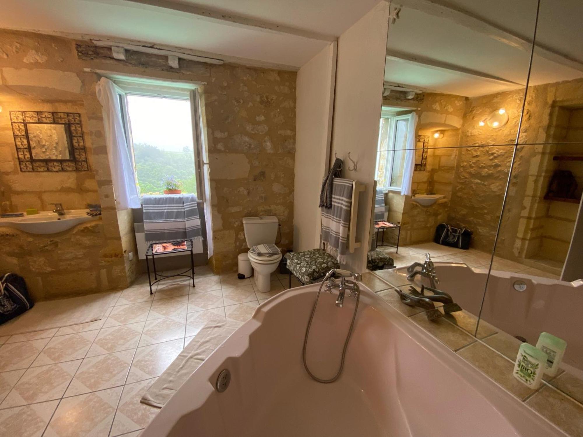 Le Prieure De Saint Pierre Bed & Breakfast ภายนอก รูปภาพ